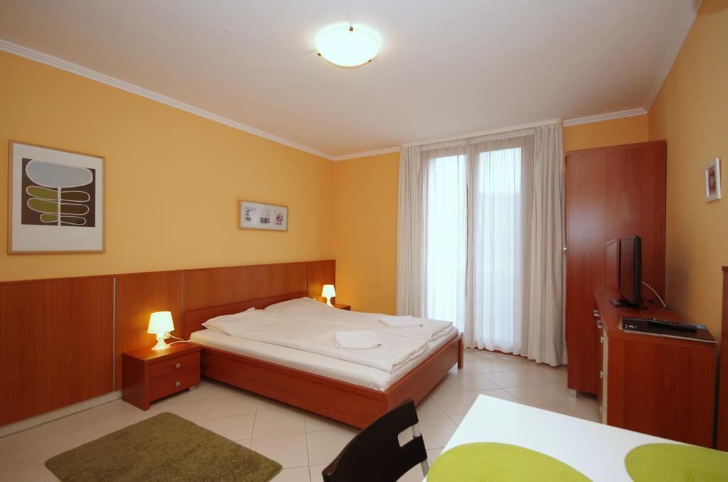 Vararok Apartman Gyula Luaran gambar