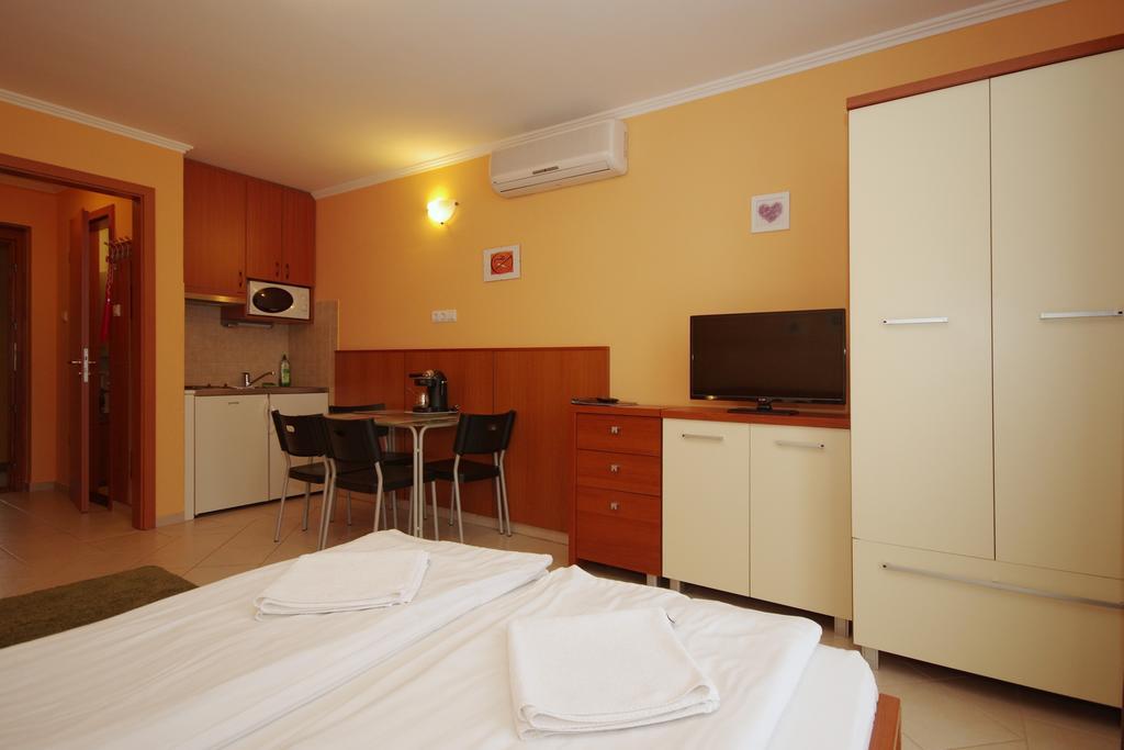 Vararok Apartman Gyula Luaran gambar