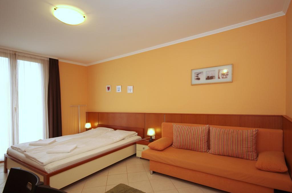 Vararok Apartman Gyula Luaran gambar