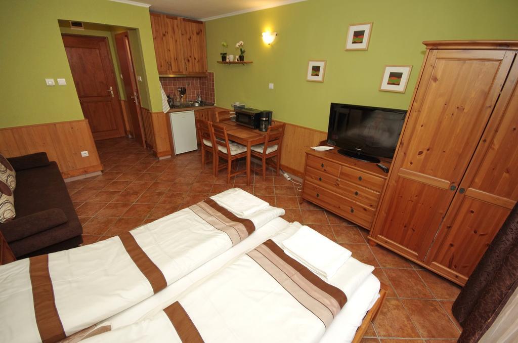 Vararok Apartman Gyula Luaran gambar