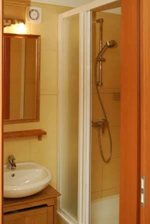 Vararok Apartman Gyula Luaran gambar